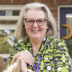 Portrait photo of Caroline Farley